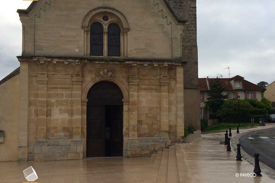 Place de l'église à Chambourcy