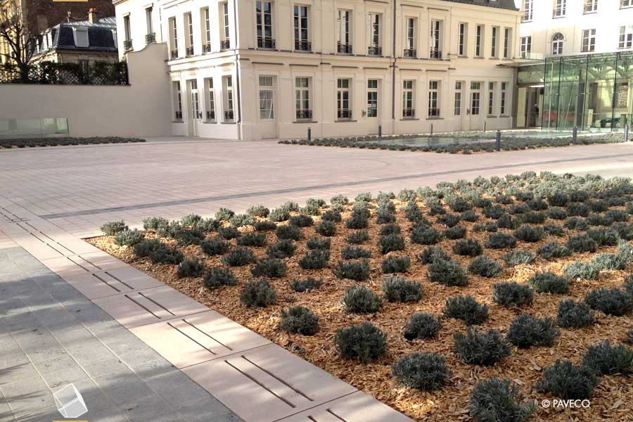 Neuilly sur Seine, Parvis du Théâtre des Sablons
