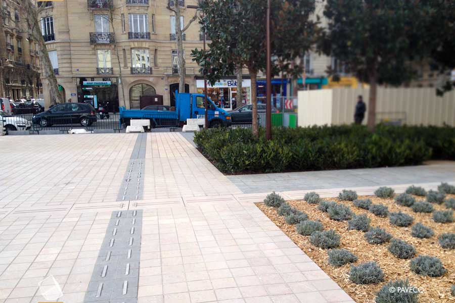 Neuilly sur Seine, Parvis du Théâtre des Sablons